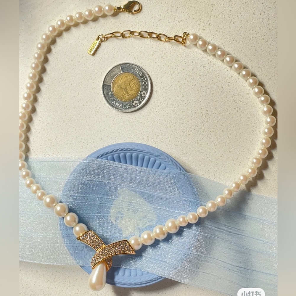Vintage faux pearl necklace